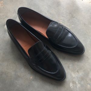 Everlane black leather loafers